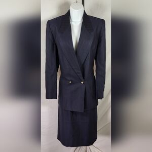 LE SUIT Navy Blue Pinstripe 2 Piece Skirt Suit - Size 6